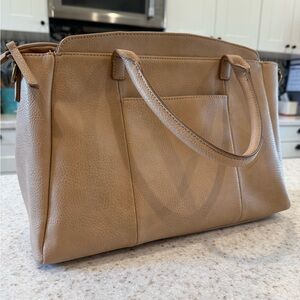 Market & Spruce Tan Purse